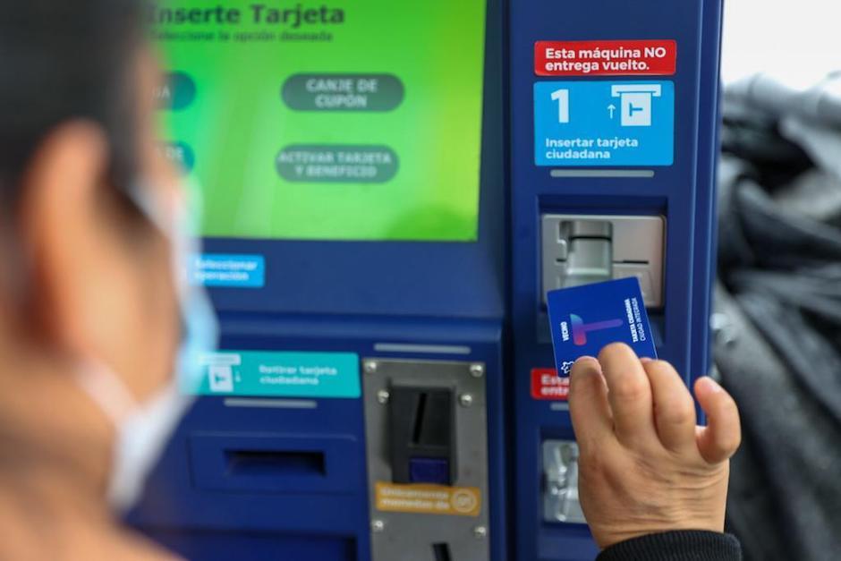 Este sábado se inauguró el nuevo sistema de pago del Transmetro, con la tarjeta Ciudadana. (Foto: Fredy Hernández/Soy502)