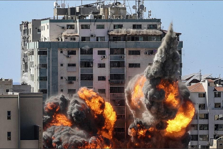 El Gobierno de Israel defendió y calificó de legítimo el bombardeo al edificio que albergaba a medios de comunicación. (Foto: AFP)