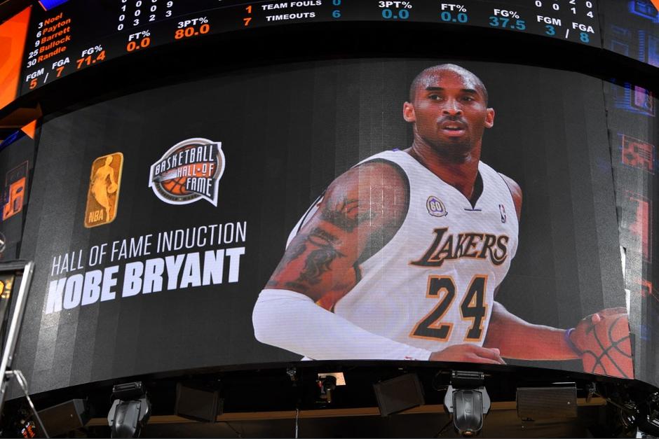 Kobe Bryant&nbsp;oficialmente est&aacute; en el&nbsp;Sal&oacute;n de la Fama del Baloncesto.&nbsp;(Foto: AFP)