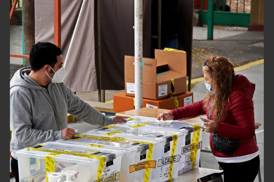 Los candidatos independientes irrumpieron entre los partidos tradicionales para alzarse por sorpresa.&nbsp;(Foto: AFP)
