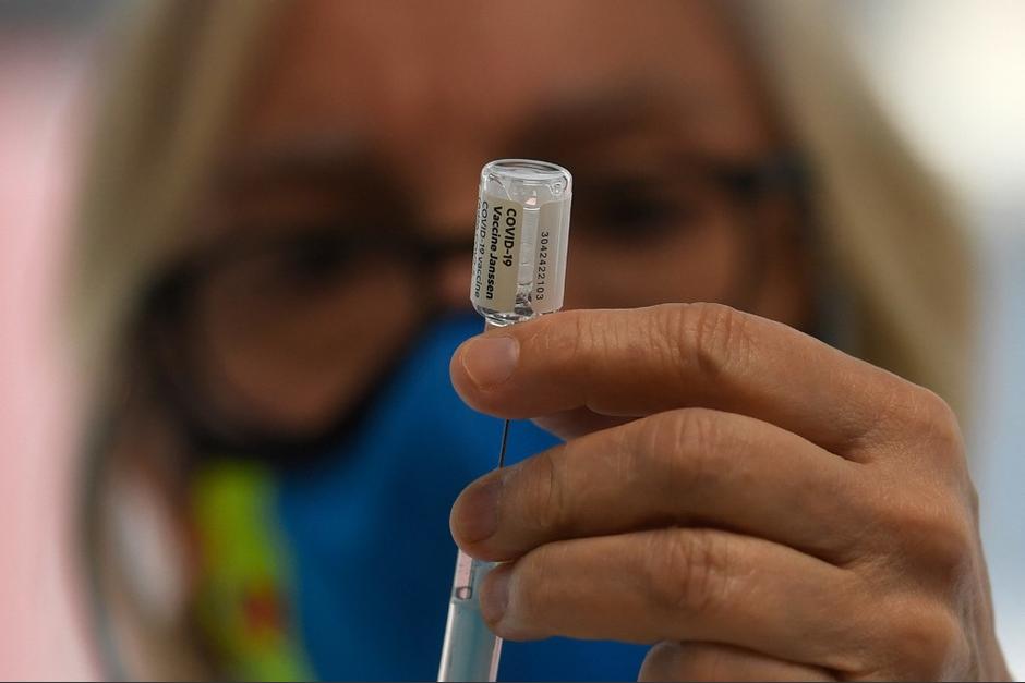 Los laboratorios prometen acceso preferencial a los países más pobres y facilidades a naciones con recursos para comprar las vacunas. (Foto: AFP)