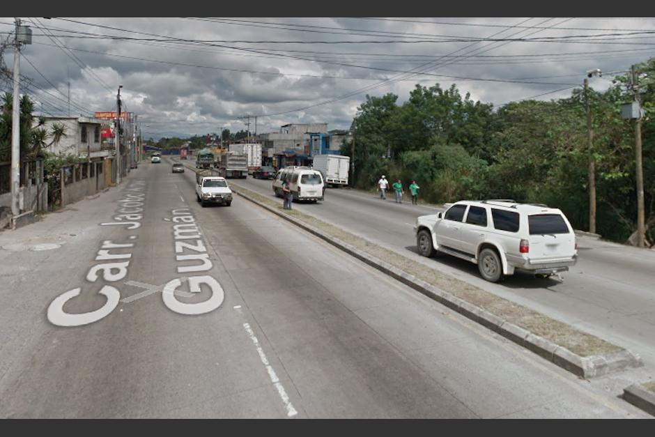 Un grupo de motoristas persigui&oacute; al supuesto responsable del accidente. (Foto: Google Maps)