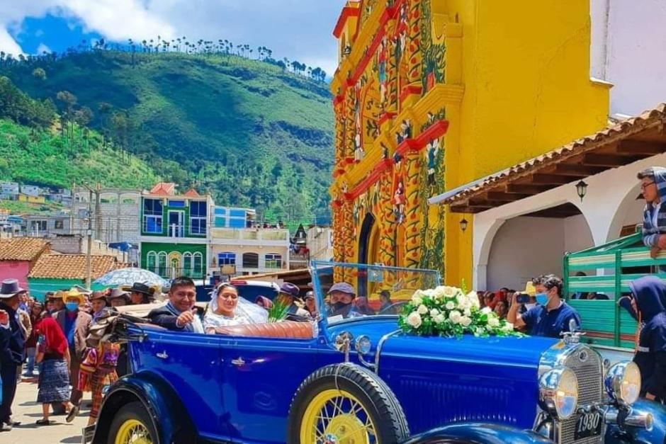 La original boda se realiz&oacute; en Xecul, Totonicap&aacute;n. (Foto: Facebook Noticias de Totonicap&aacute;n)&nbsp;