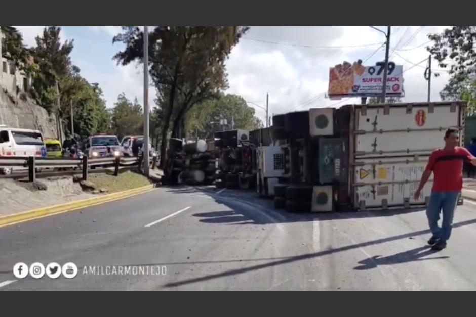 Los vehículos están siendo desviados debido a que no hay paso en la ruta. (Foto: Amílcar Montejo/Twitter)