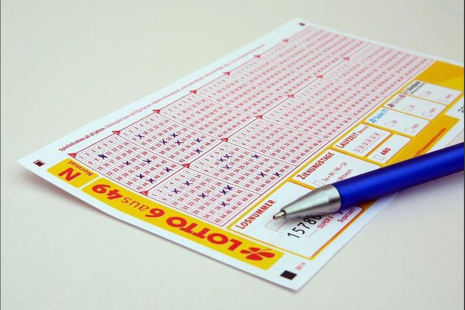 La mujer no raspó el último número de su billete que tenía el código ganador. (Foto: Pixabay)