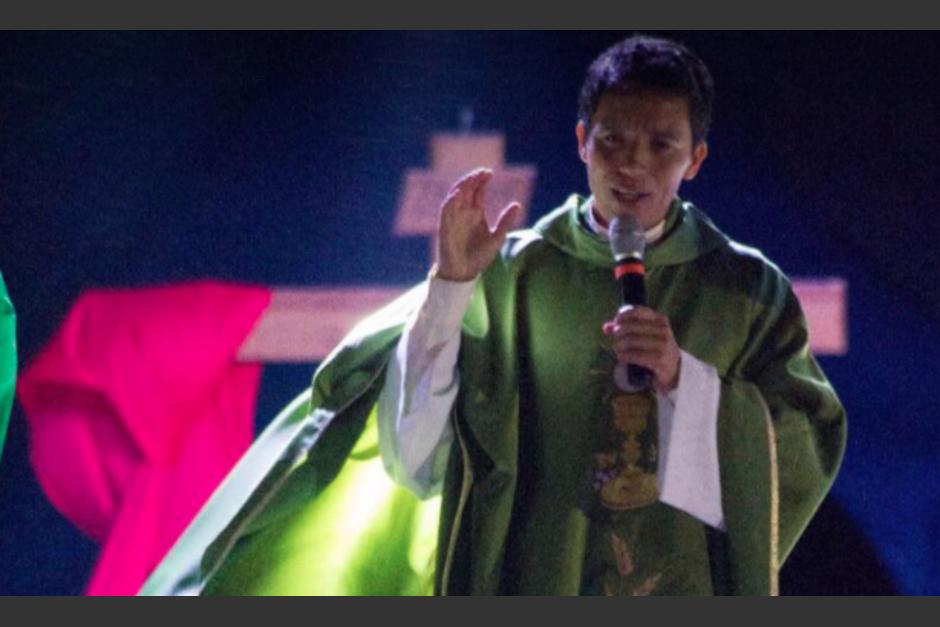 Excomulgan de sus oficios al sacerdote,&nbsp;Nery Mijangos. (Foto: Facebook)