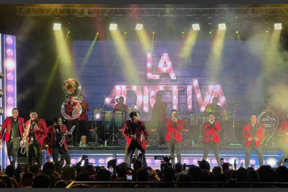 El autobús de la banda "La Adictiva" recibió varias detonaciones cuando transitaba por una carretera. (Foto: Instagram)