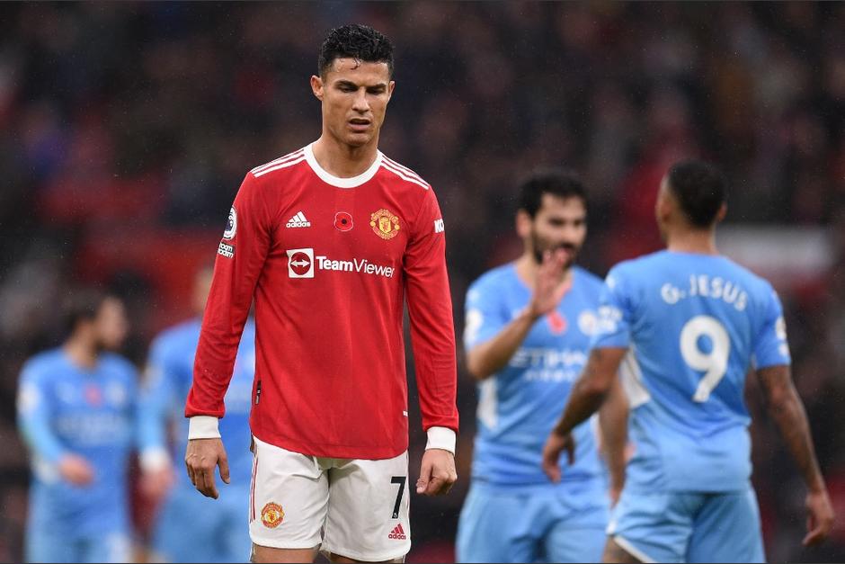 Cristiano Ronaldo, amonestado con una tarjeta amarilla, perdi&oacute; en casa frente al Manchester City. (Foto: AFP)