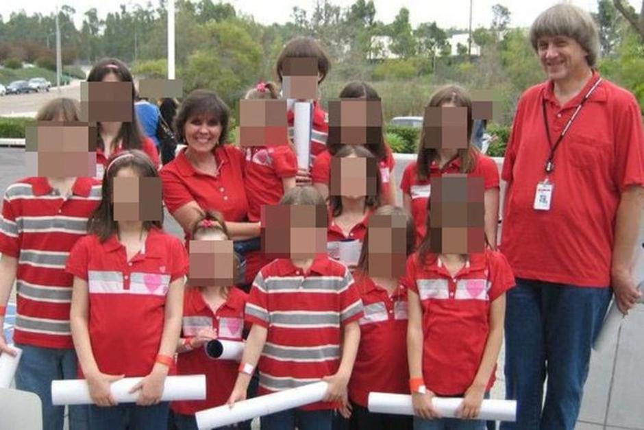 13 hermanos que vivieron encadenados y torturados por sus padres cuentan por primera vez su infierno. (Foto: Infobae)