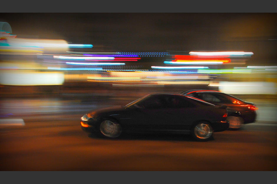 Los hombres graban en el interior del veh&iacute;culo. (Foto: Ilustrativa/Soy502)&nbsp;