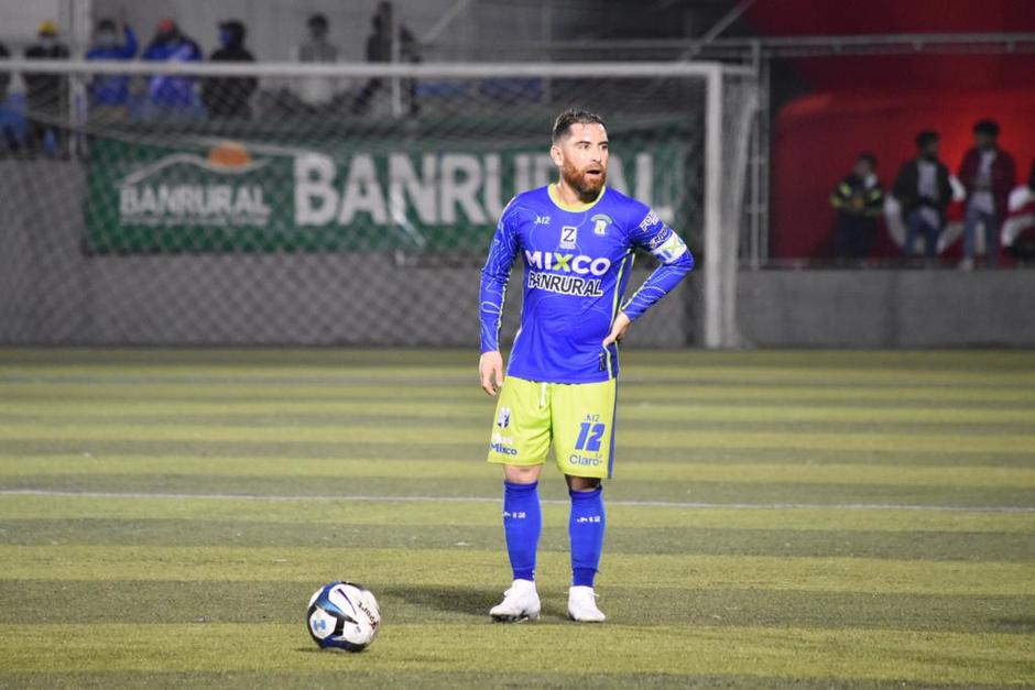 El ex jugador de Comunicaciones se luci&oacute; con un golazo en la victoria chicharronera. (Foto: Deportivo Mixco)