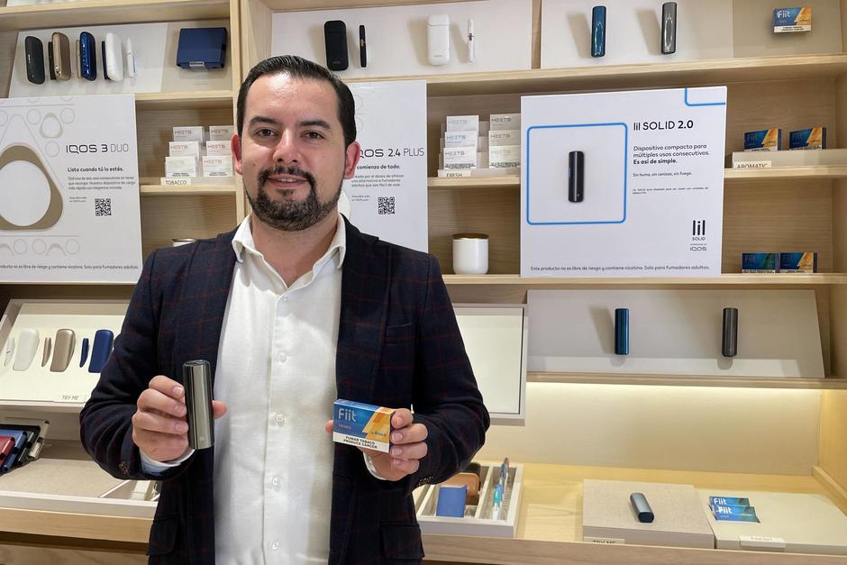 Ahora lil, introducido por IQOS, es una nueva oportunidad y alternativa para fumadores adultos. (Fotograf&iacute;a: Fernando Pinetta / Soy502)