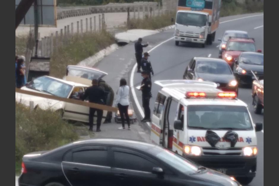 En el accidente tres personas resultaron heridas.&nbsp; (Foto: PMT Xela)&nbsp;
