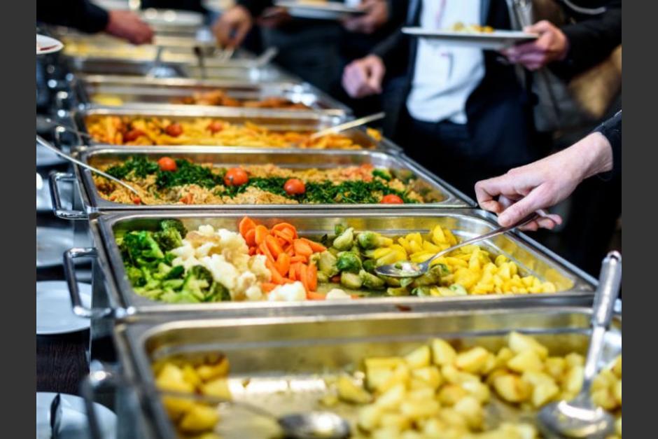 Hombre tiene prohibido el ingreso en un buffet de china por comer en exceso. (Foto: servicios)