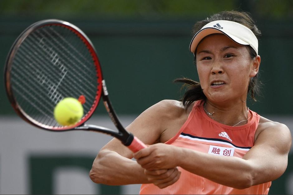 La tenista Peng Shuai denunció a un alto funcionario de forzarla a mantener un encuentro sexual. (Foto: AFP)