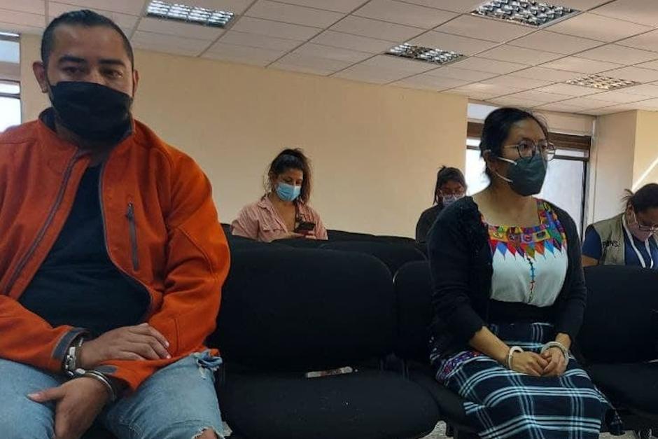 Juan Francisco Monroy Gómez y Nanci Paola Chiriz Sinto durante la audiencia de primera declaración. (Foto: Facebook Prensa Comunitaria)&nbsp;
