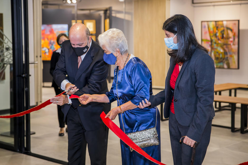 Muestra pict&oacute;rica y escultural en UVG exhibe 50 obras del reconocido pintor, escultor y muralista guatemalteco Roberto Gonz&aacute;lez Goyri. (Fotograf&iacute;a cortes&iacute;a: UVG)