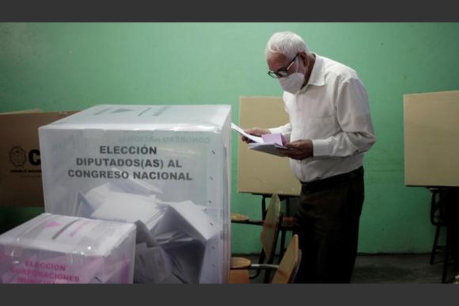 Los hondureños votaron el domingo en medio de temores de violencia y llamados a la calma por los dos principales candidatos. (Foto: elcomercio.pe)