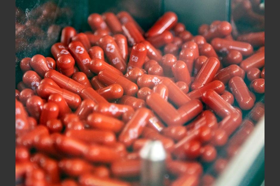 Un grupo de expertos sanitarios designado por el gobierno de Estados Unidos votó a favor de recomendar la píldora anticovid. (Foto ilustrativo: France 24)