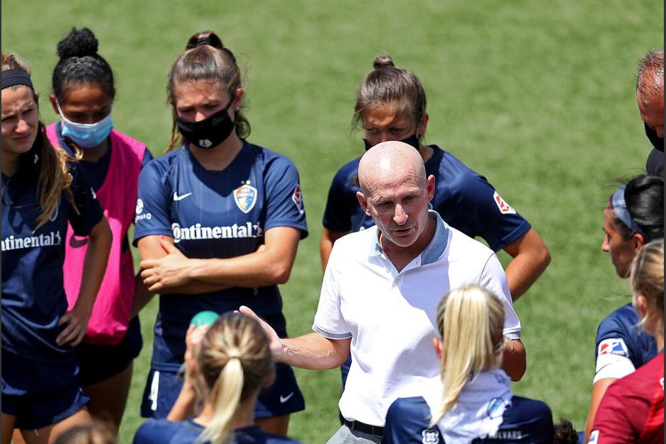 El entrenador ingl&eacute;s Paul Riley es acusado de aprovecharse de algunas jugadoras bajo su cargo. (Foto: New York Times)
