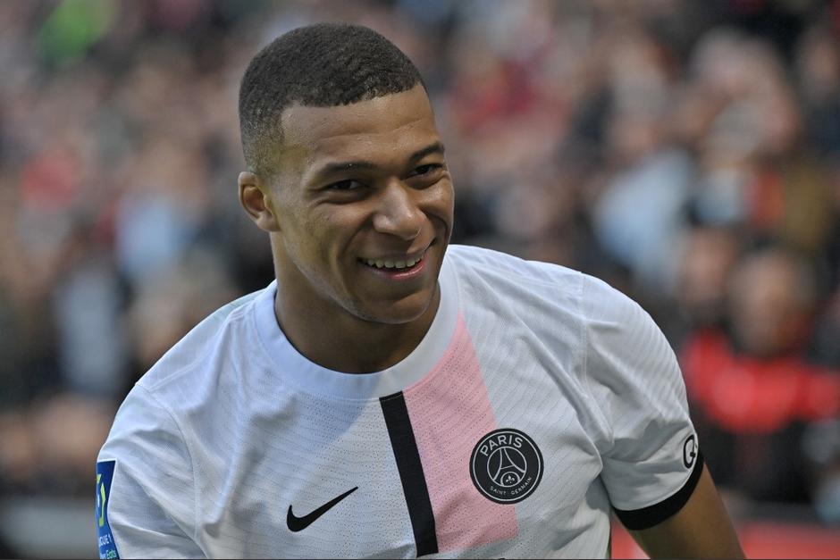 Mbapp&eacute; habl&oacute; sobre su salida frustrada del Par&iacute;s Saint-Germain. (Foto: AFP)