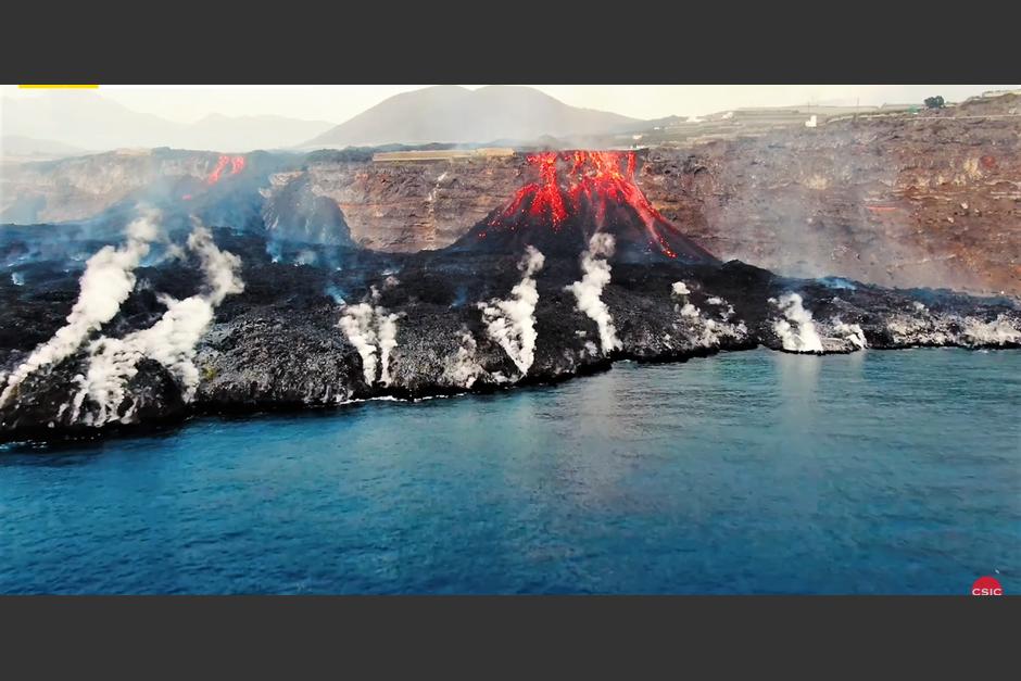 El volc&aacute;n Cumbre Vieja, ubicado en la isla espa&ntilde;ola de La Palma, sigue en erupci&oacute;n. (Foto: Captura de pantalla)
