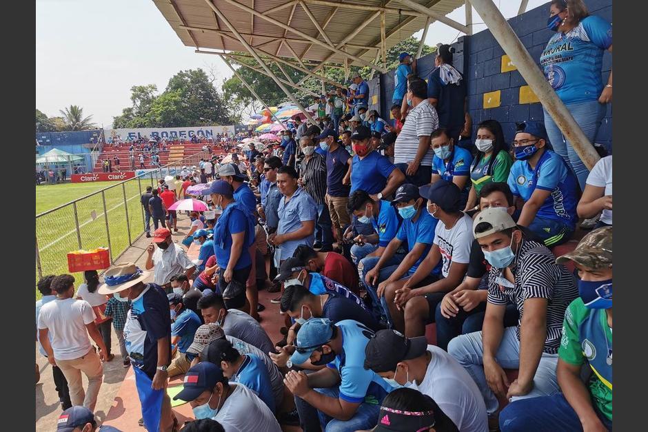 Debido a las restricciones contra el Covid-19 los estadios de la Liga Nacional debieron negar el ingreso a la afici&oacute;n, pero ahora paulatinamente regresaran. (Foto:&nbsp;Sergio Mu&ntilde;oz/Nuestro Diario)