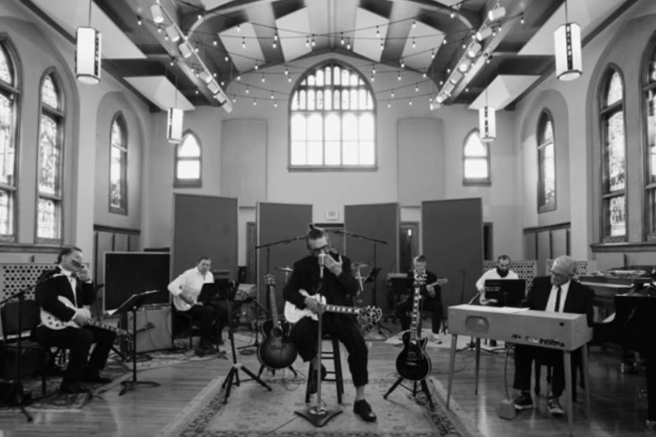 Este es el primer lanzamiento de las presentaciones de Negro. (Foto: Ricardo Arjona)