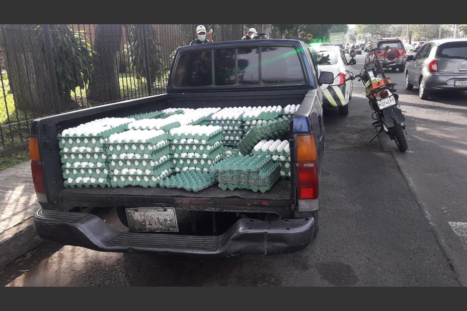 El vendedor de huevos y su vehículo estaban solventes hasta este 14 de octubre. (Foto: Amílcar Montejo)