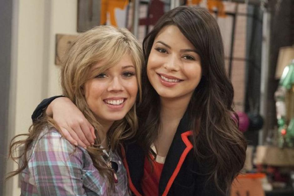 Jennette McCurdy, izquierda, interpret&oacute; a Sam en la serie iCarly. (Foto:&nbsp;Nickelodeon)