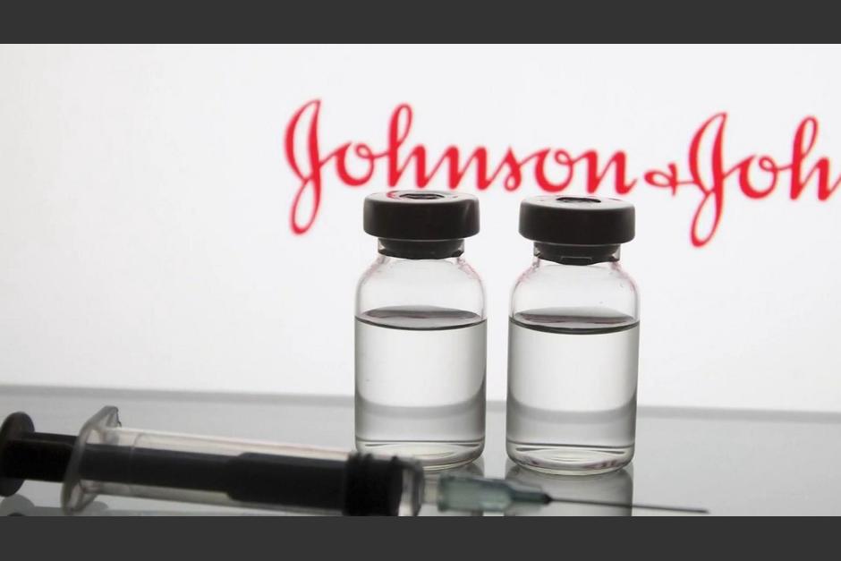 Un panel de expertos médicos aprobó por unanimidad recomendar la autorización de una segunda inyección de la vacuna contra covid de Johnson &amp; Johnson. (Foto: medium.com)