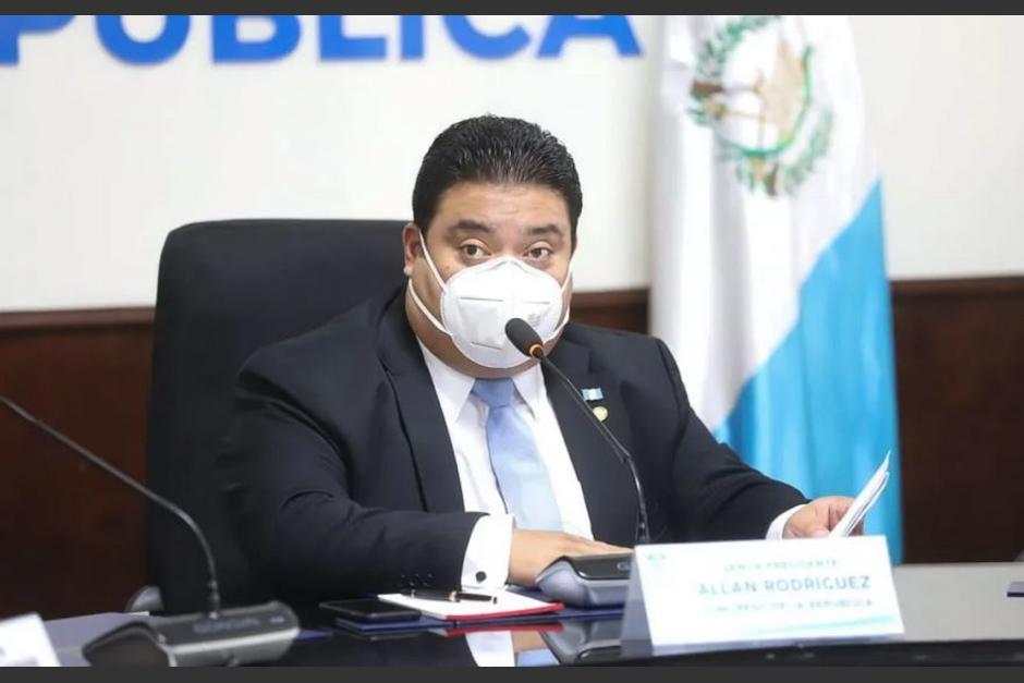 El presidente del Congreso, Allan Rodr&iacute;guez, se pronunci&oacute; luego de la quema del Congreso por parte de veteranos militares. (Foto: Archivo/Soy502)