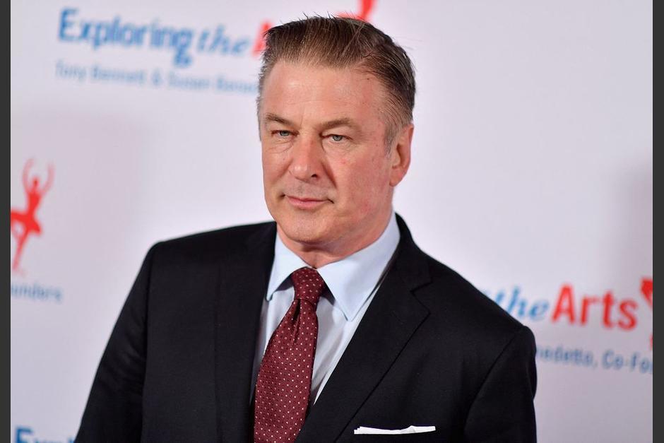 Alec Baldwin comparti&oacute; por medio de su cuenta de Twitter su postura ante el accidente en el que muri&oacute; la directora de fotograf&iacute;a. (Foto: AFP)