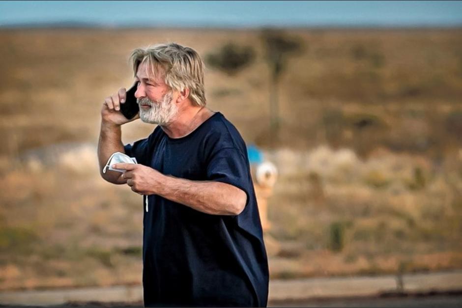 Baldwin recibi&oacute; un arma de un asistente que dijo que era segura de usar. (Foto: Twitter)