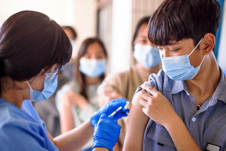 Los menores de edad en Guatemala reciben la vacuna Pzifer y el IGSS ya administra Moderna. (Foto ilustrativa)&nbsp;