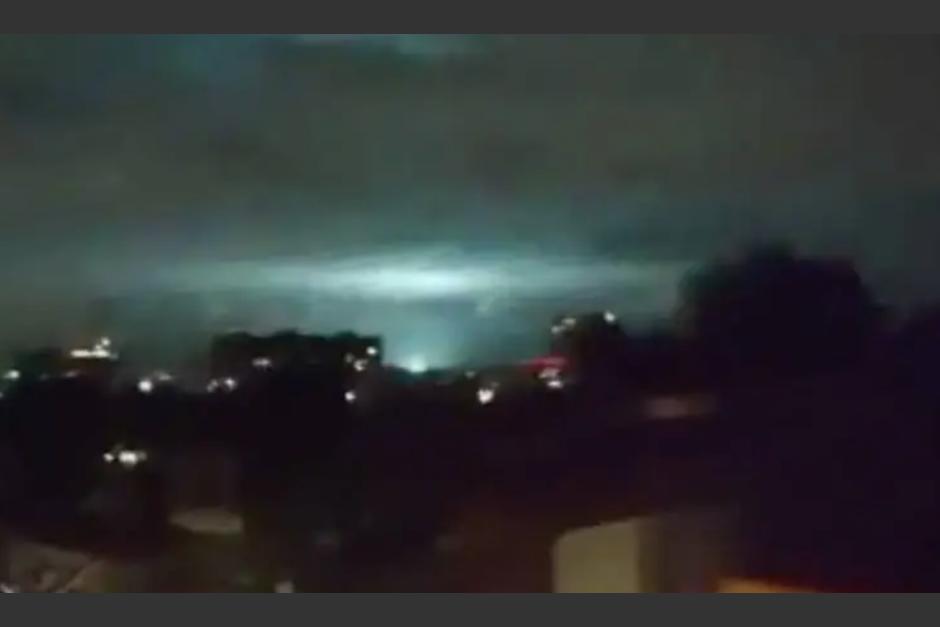 Durante el fuerte sismo en M&eacute;xico se registraron extra&ntilde;as luces en el cielo, esto dicen los cient&iacute;ficos de ello. (Foto: televisa.news)