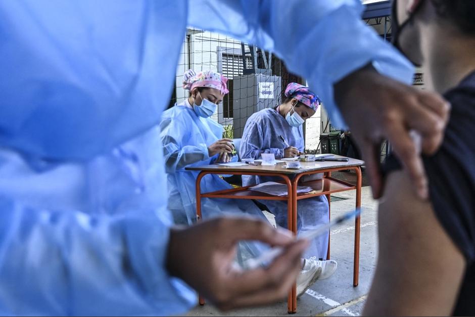 Salud habilit&oacute; el registro para personas mayores de 18 a&ntilde;os. (Foto: AfP)&nbsp;