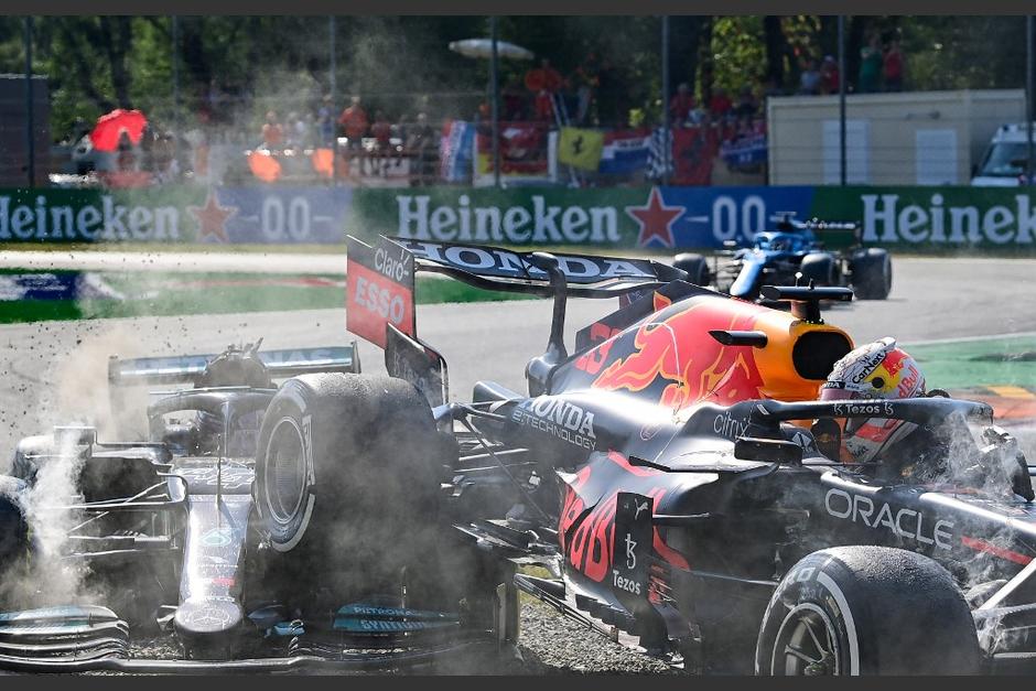 El halo de seguridad del carro de Lewis le salv&oacute; la vida. (Foto: AFP)&nbsp;