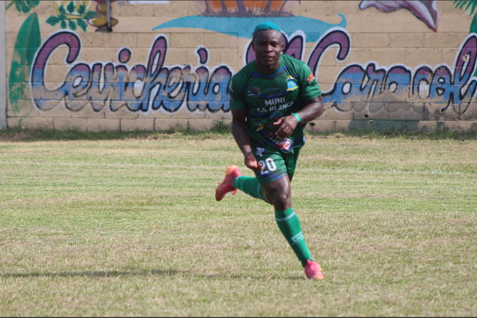Evans Chinonso juega en la Primera Divisi&oacute;n del f&uacute;tbol guatemalteco. (Foto: Cortes&iacute;a Nuestro Diario)