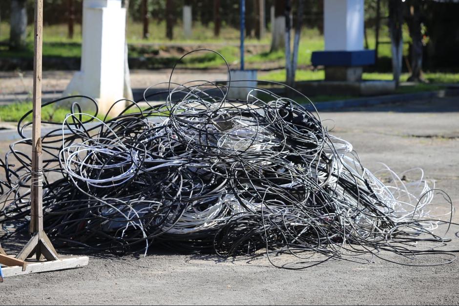 Localizan gran cantidad de cables para red de telefonía e Internet dentro de la cárcel de Pavón. (Foto: PNC)