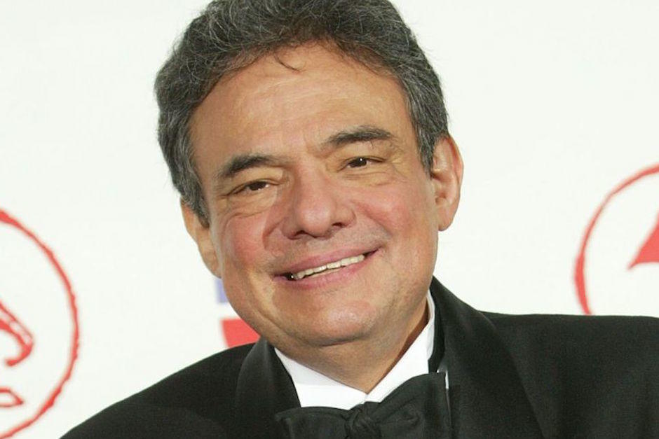 "El Pr&iacute;ncipe de la Canci&oacute;n" Jos&eacute; Jos&eacute; cant&oacute; reguet&oacute;n junto a su hija Sarita Sosa. (Foto: Televisa)&nbsp;