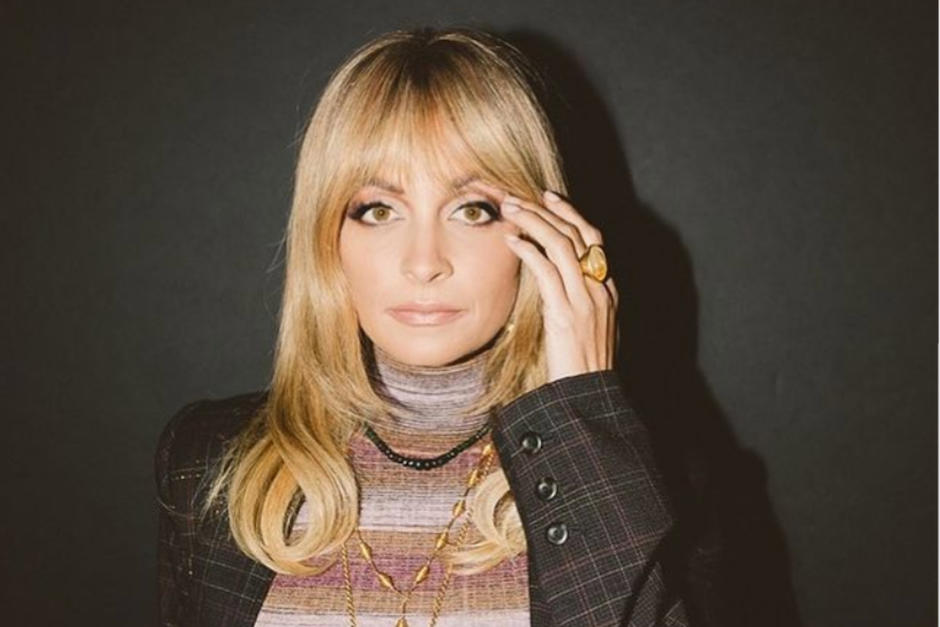 El momento en el que el cabello de Nicole Richie arde en llamas. (Foto: Instagram)