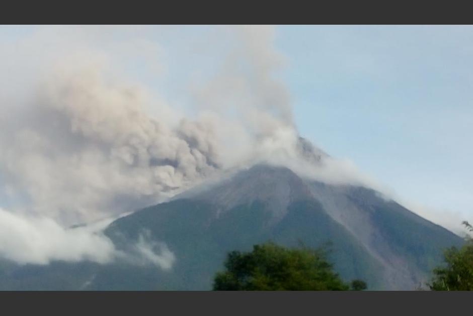 El volcán de Fuego inició una nueva fase de erupción. (Foto: Conred)&nbsp;