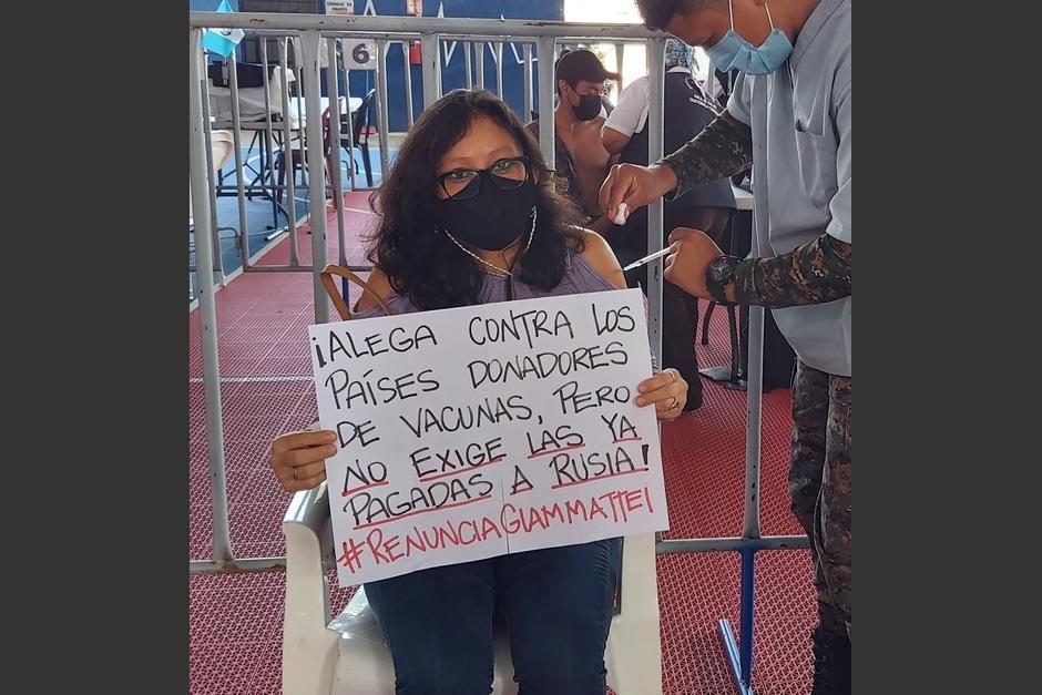 La mujer aprovechó para enviar un mensaje a Alejandro Giammattei. (Foto: Prensa Comunitaria)