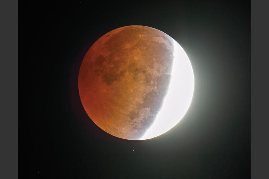 Este es el aspecto que tendría la Luna con el eclipse parcial. (Foto: AstroGEDA)