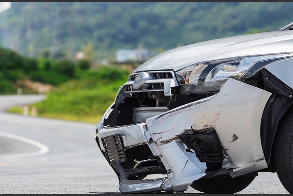 Un veh&iacute;culo perdi&oacute; el control y se accident&oacute; en el bulevar El Naranjo. (Foto ilustrativa/articulos.elclasificado.com)