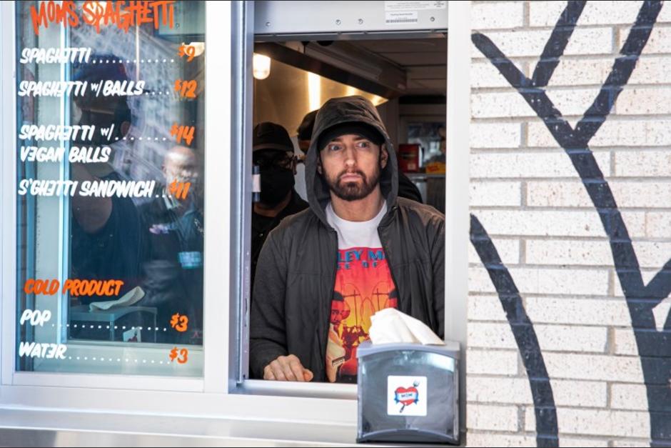 El cantante hace referencia a su canci&oacute;n "Lose yourself" con el nombre de su restaurante. (Foto: New York Post)