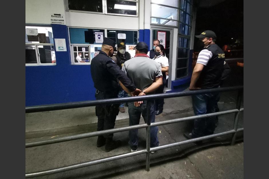 Las autoridades guatemaltecas sorprendieron a un pandillero que huía de su país por los operativos que se realizan en el Régimen de Excepción. (Foto: PNC)