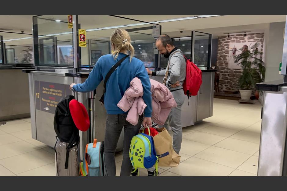 El recién pasado sábado 2 de abril en horas de la noche, llegaron al país cinco personas provenientes de Ucrania, informó Migración. (Foto: Instituto Guatemalteco de Migración)