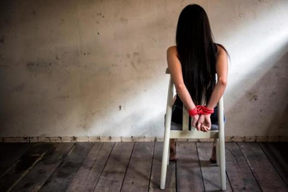 La mujer estuvo cautiva durante dos días y fue violada por su secuestrador, a quien conoció en un bar. (Foto ilustrativa: Shutterstock)
